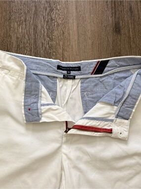 Tommy Hilfiger Cream Flat Front Chino Shorts